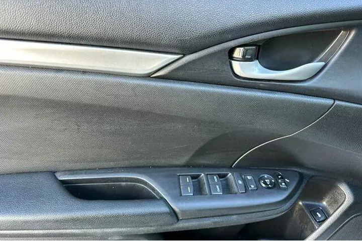 $15459 : Honda Civic 2019 Sport 4dr S image 10