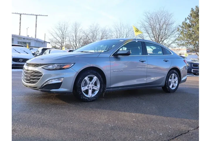 $18777 : Chevrolet Malibu 2024 LT 4dr image 3