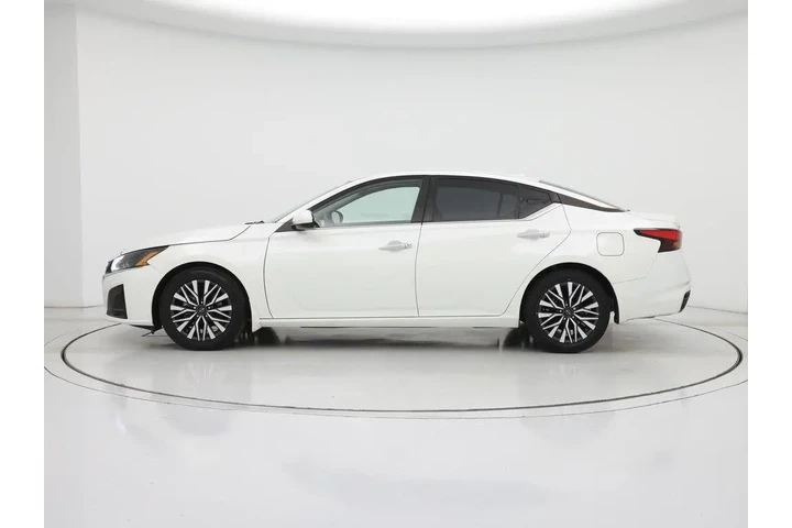$20998 : Nissan Altima 2023 2.5 SV 4d image 3