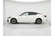 $20998 : Nissan Altima 2023 2.5 SV 4d thumbnail