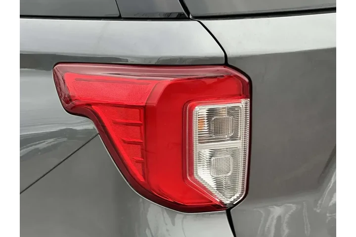 $30446 : Ford Explorer 2023 AWD XLT 4 image 9