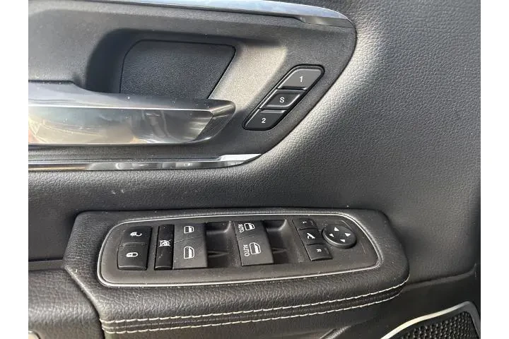 $36667 : Ram 1500 2024 4x4 Laramie 4d image 8