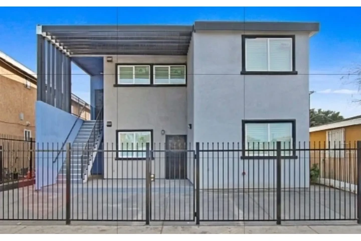 $900 : Rento cuarto en compton image 6