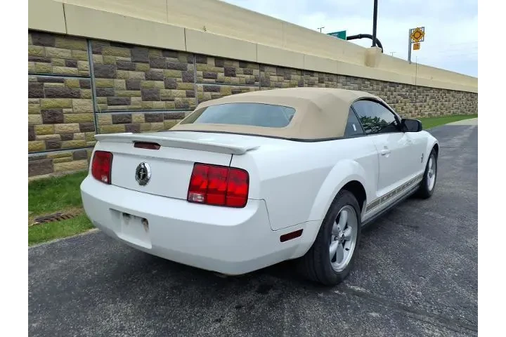 $6723 : Ford Mustang 2008 V6 Deluxe image 10