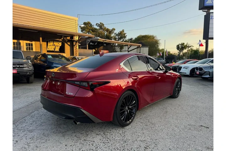 2022 IS 300 RWD image 7