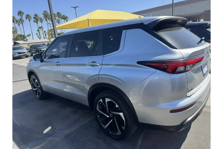 $19999 : Mitsubishi Outlander 2022 ES image 6