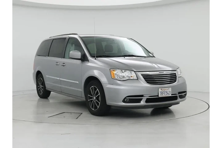 $18998 : Chrysler Town and Country 20 image 1