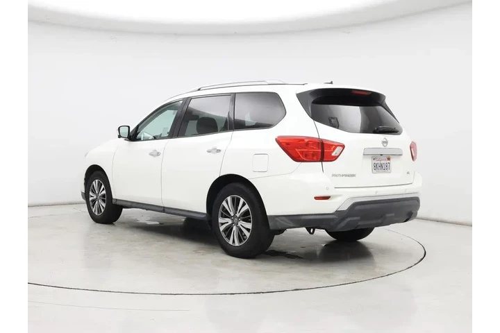 $15998 : Nissan Pathfinder 2018 SL 4d image 2