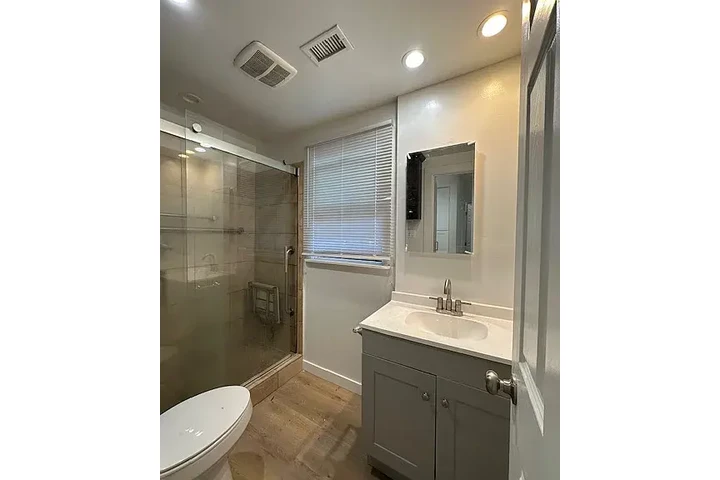 $3750 : Updated 4 bedroom image 6