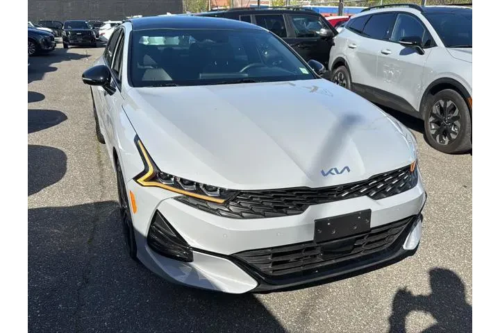 $26990 : Kia K5 2023 GT 4dr Sedan image 9