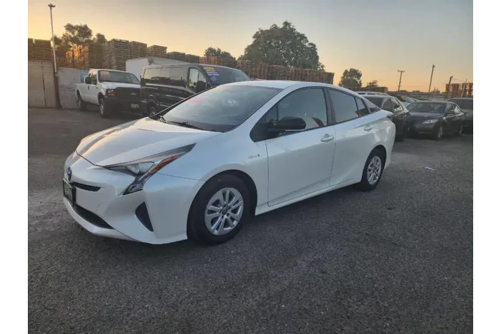 $16999 : 2016 Prius Two image 4