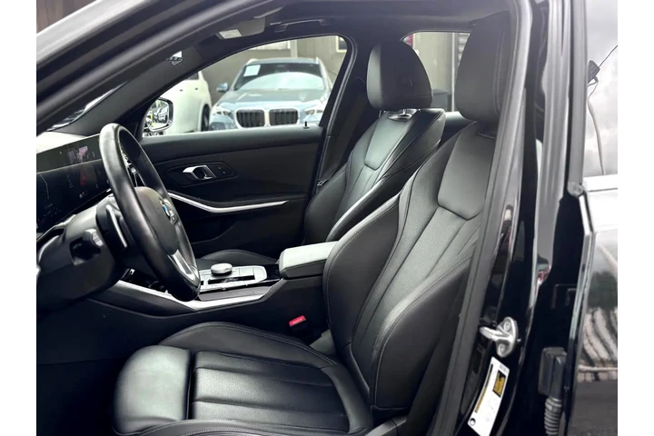 2024 BMW 3 Series 330i Sedan image 7