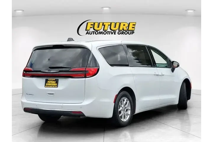 $22988 : Chrysler Pacifica 2023 Touri image 7