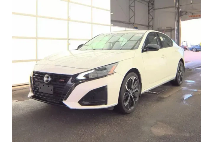$22499 : Nissan Altima 2023 AWD 2.5 S image 2
