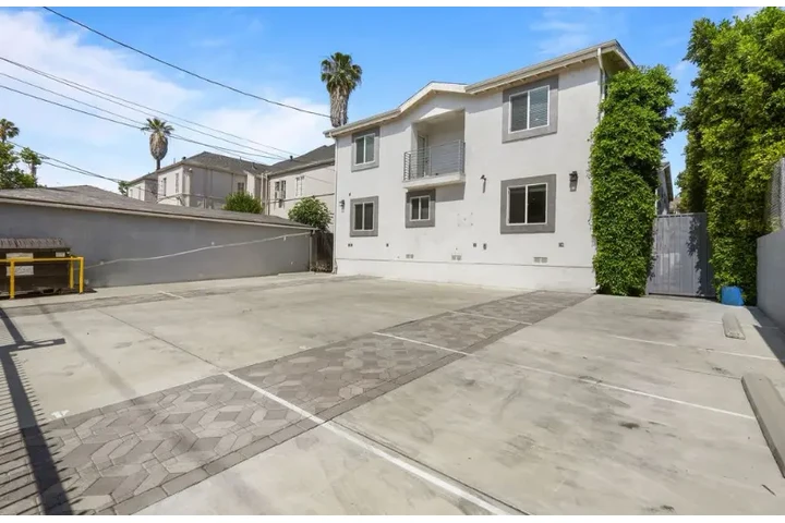 $2765 : 3Bedroom 3bath in Korean LA image 10