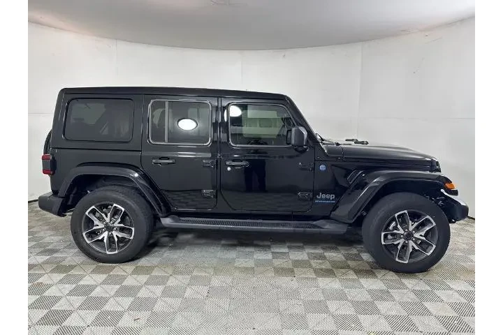 $33900 : Jeep Wrangler 2024 4x4 Willy image 2