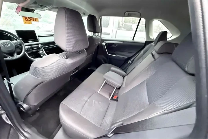 $28991 : Toyota RAV4 2025 LE 4dr SUV image 9