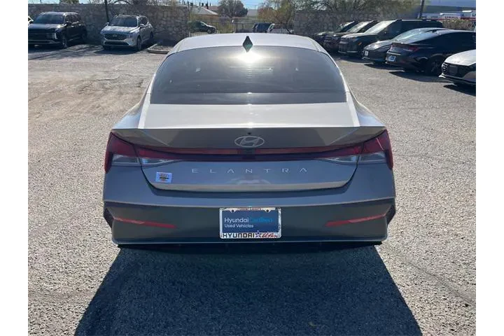 $22205 : Hyundai ELANTRA 2024 SEL 4dr image 7