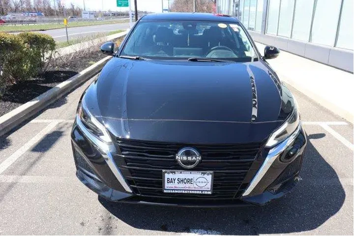 $18585 : Nissan Altima 2023 2.5 SV 4d image 4