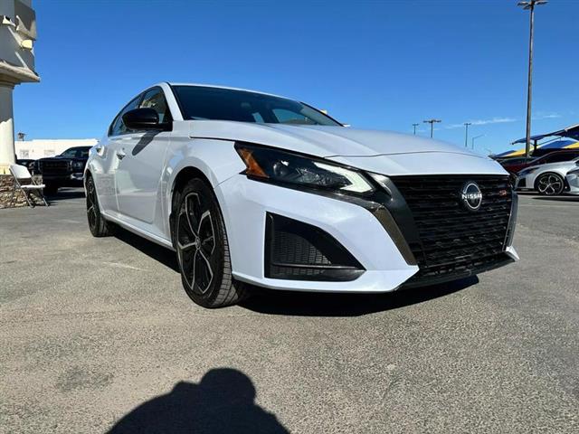 $24995 : Pre-Owned 2023 Altima 2.5 SR image 4