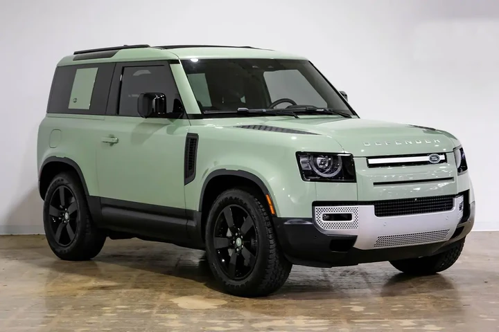 $54890 : 2023 Defender 75th Edition image 7