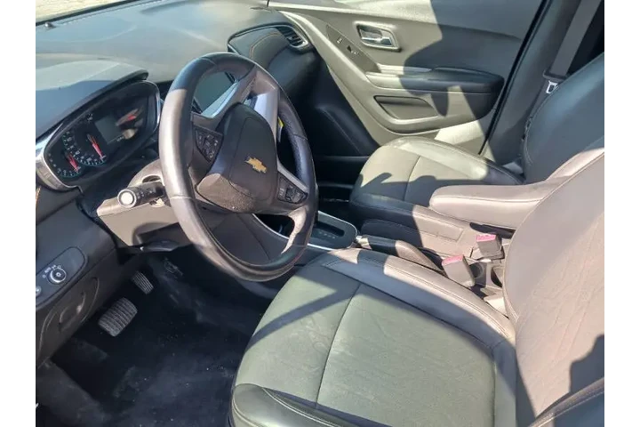 $16500 : 2022 Trax LT image 6