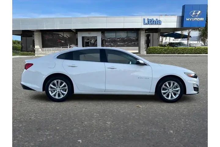 $15299 : Chevrolet Malibu 2024 LT 4dr image 9