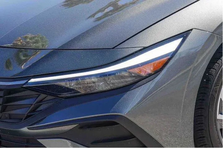 $21000 : Hyundai ELANTRA 2025 SEL Spo image 8