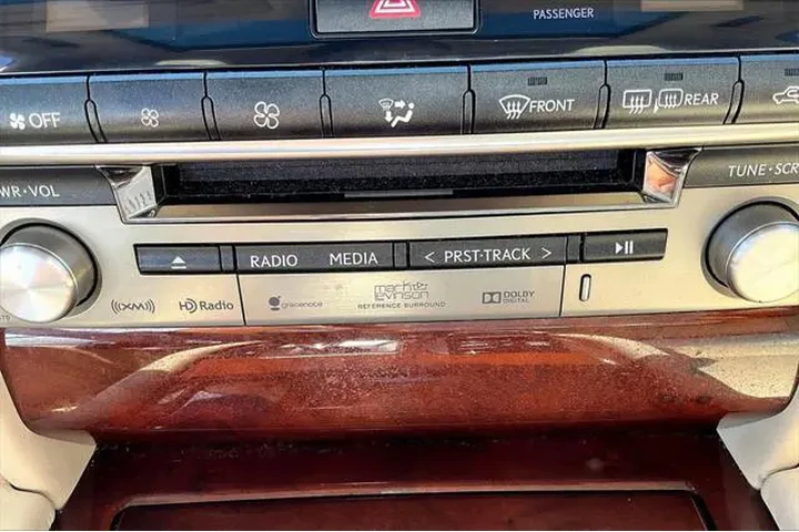 $31399 : Lexus LS 600h L 2015 AWD Hyb image 10