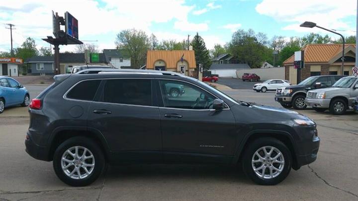 $14999 : 2016 Cherokee Latitude image 3