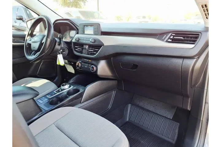 $18319 : Ford Escape 2022 S 4dr SUV image 10