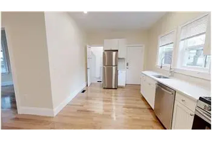$3900 : Rental property with 2 bedro image 7