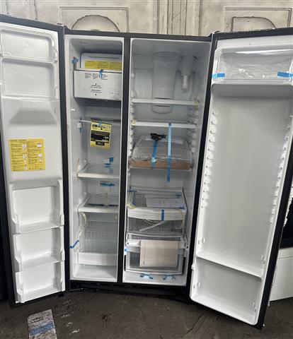 $650 : Refrigerator new GE image 2