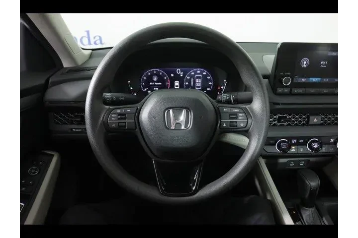 $25875 : Honda Accord 2023 LX 4dr Sed image 10