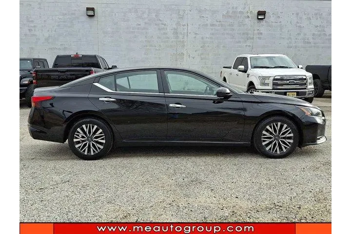 $18809 : Nissan Altima 2023 2.5 SV 4d image 6