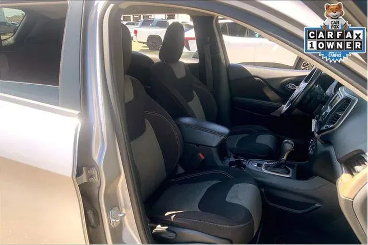 $12985 : Jeep Cherokee 2018 Tech Conn image 7