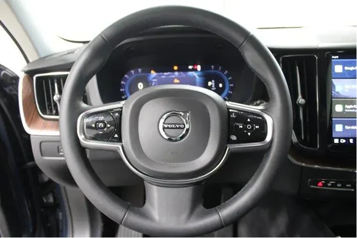 $29959 : Volvo XC60 2023 AWD B5 Plus image 9