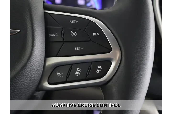 $24799 : Chrysler Pacifica 2024 Touri image 3