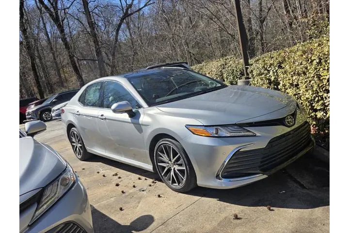 $29991 : Toyota Camry 2023 XLE V6 4dr image 1