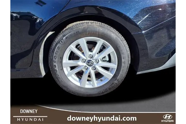 $25556 : Toyota Camry 2025 LE 4dr Sed image 6