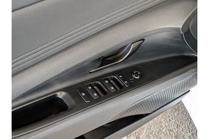 $22994 : Hyundai ELANTRA Hybrid 2025 image 9