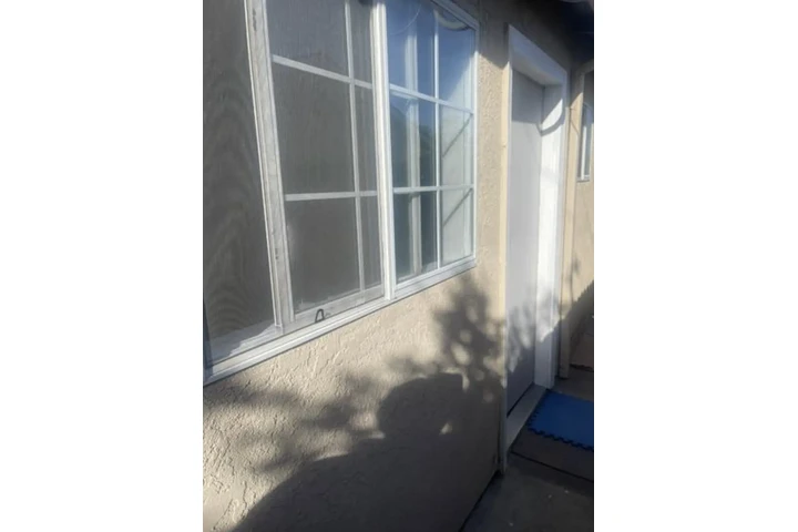$1200 : Studio for Rent(1 person only) image 7