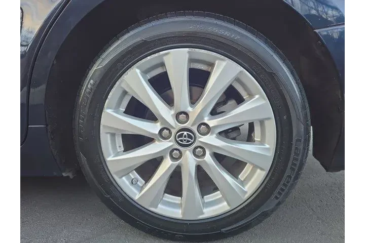 $18995 : Toyota Camry 2019 LE 4dr Sed image 6