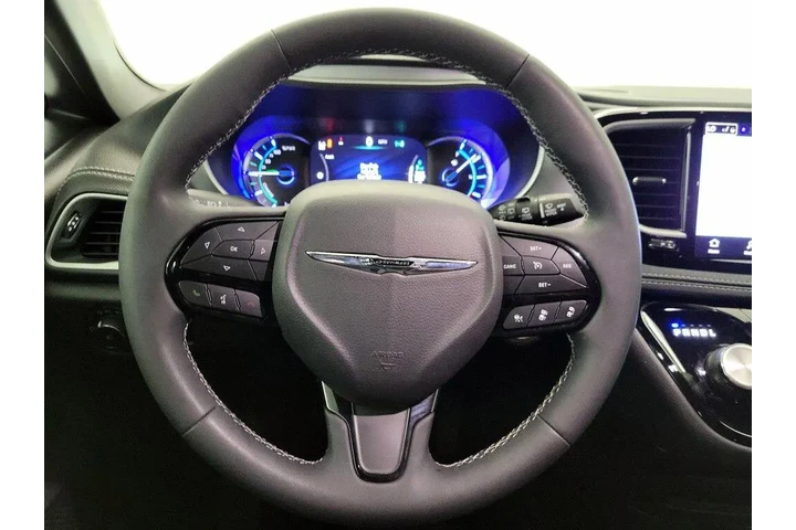 $29998 : Chrysler Pacifica Plug-In Hy image 10