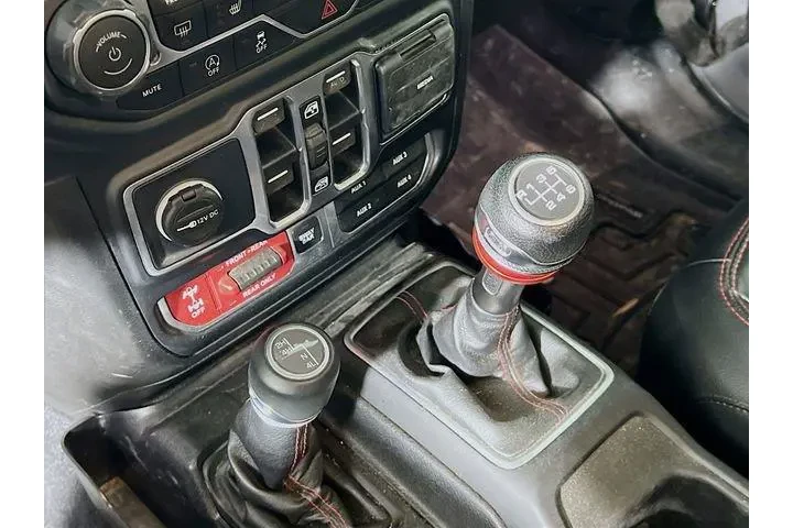 $33975 : Jeep Wrangler Unlimited 2019 image 10