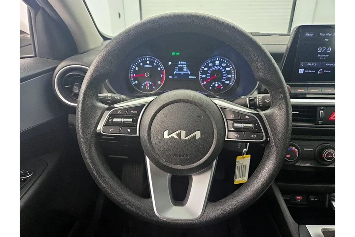 $17998 : Kia Forte 2023 LXS 4dr Sedan image 10