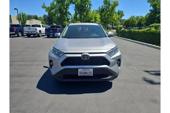 $19995 : Toyota RAV4 2020 AWD XLE 4dr image 2
