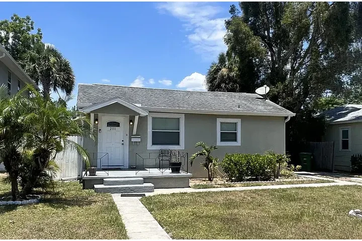 $2100 : HOUSE FOR RENT IN TAMPA FL image 3