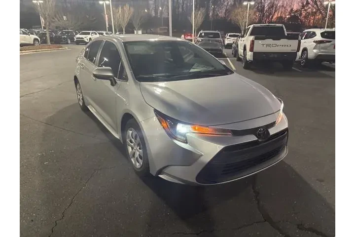 $19696 : Toyota Corolla 2024 LE 4dr S image 3