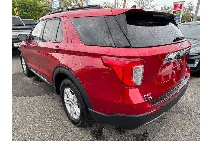 $32900 : Ford Explorer 2023 AWD XLT 4 image 6